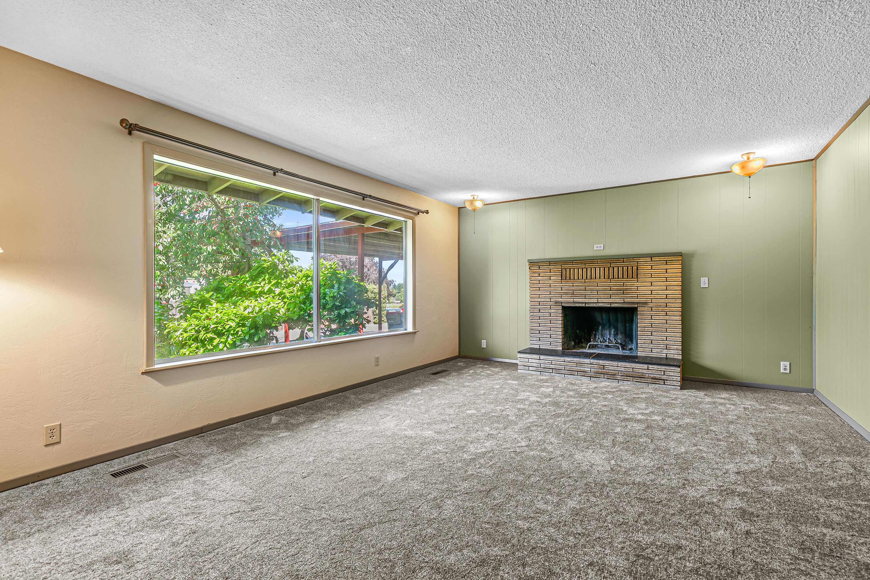 2615 Glory C Road Medford, OR 97501 - Photo 17 of 57 9R9A3993