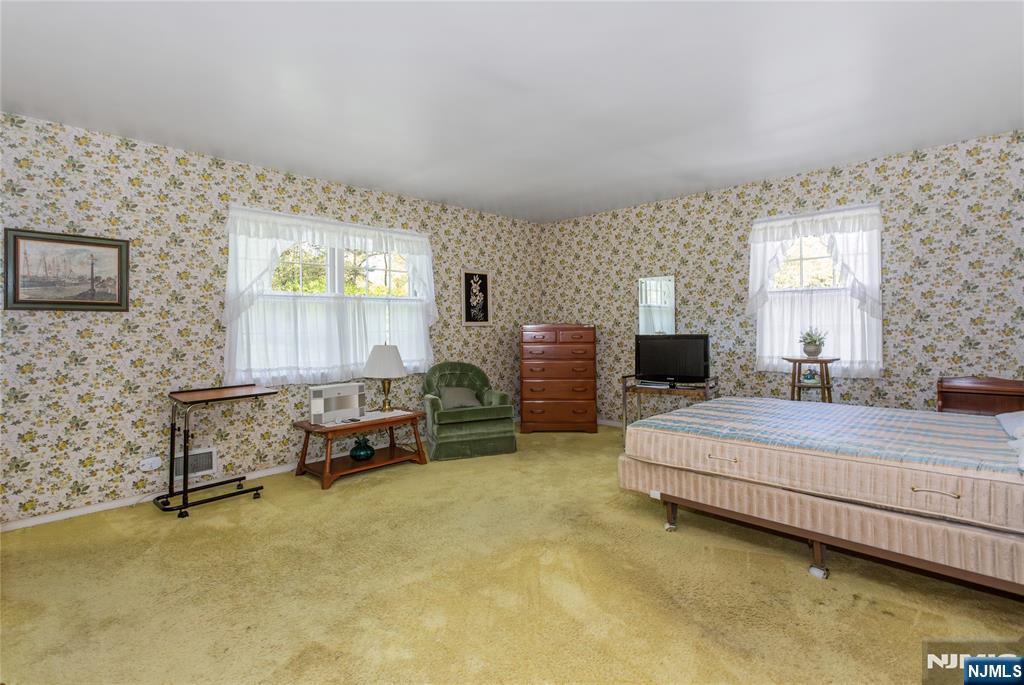 557 Taunton Road Wyckoff, NJ 07481 - Photo 19 of 45