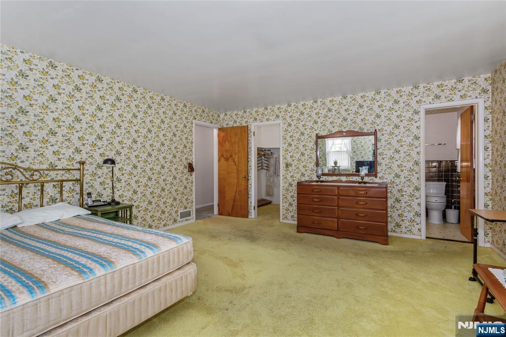 557 Taunton Road Wyckoff, NJ 07481 - Photo 20 of 45