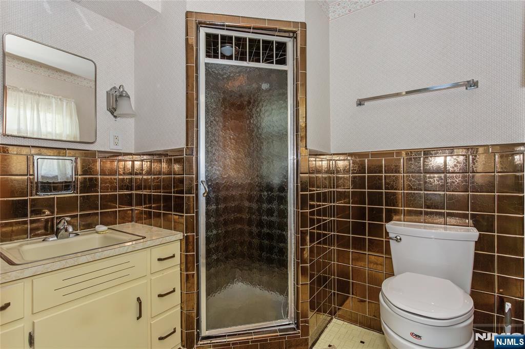 557 Taunton Road Wyckoff, NJ 07481 - Photo 21 of 45