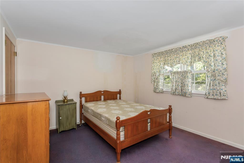 557 Taunton Road Wyckoff, NJ 07481 - Photo 27 of 45