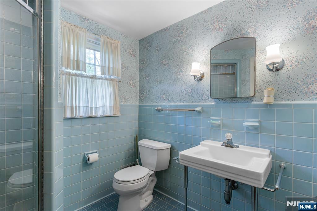 557 Taunton Road Wyckoff, NJ 07481 - Photo 29 of 45