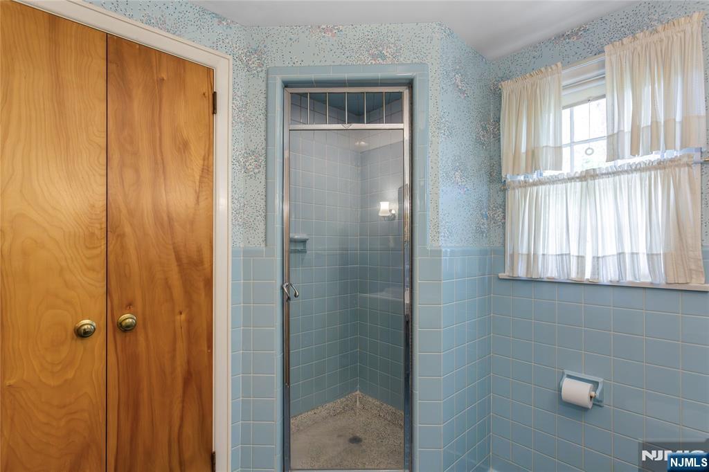 557 Taunton Road Wyckoff, NJ 07481 - Photo 30 of 45