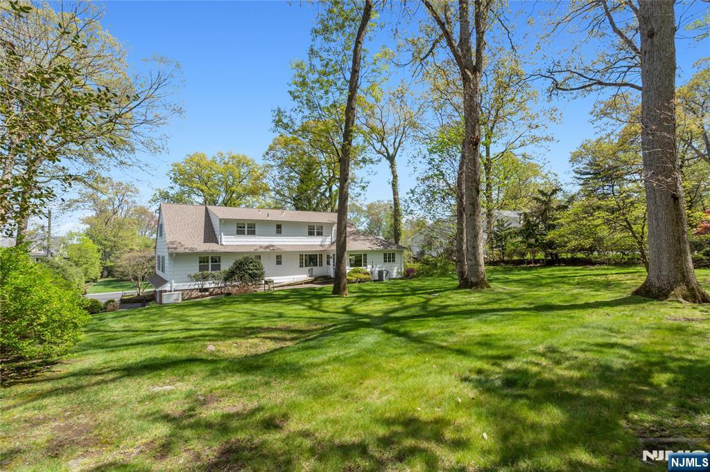 557 Taunton Road Wyckoff, NJ 07481 - Photo 36 of 45
