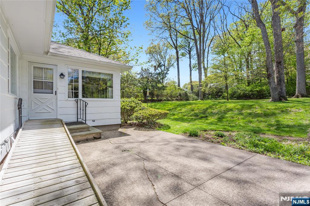 557 Taunton Road Wyckoff, NJ 07481 - Photo 37 of 45