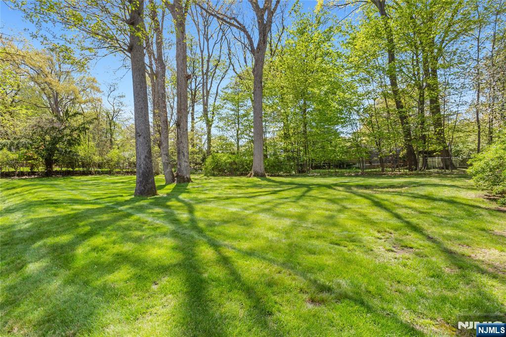 557 Taunton Road Wyckoff, NJ 07481 - Photo 40 of 45