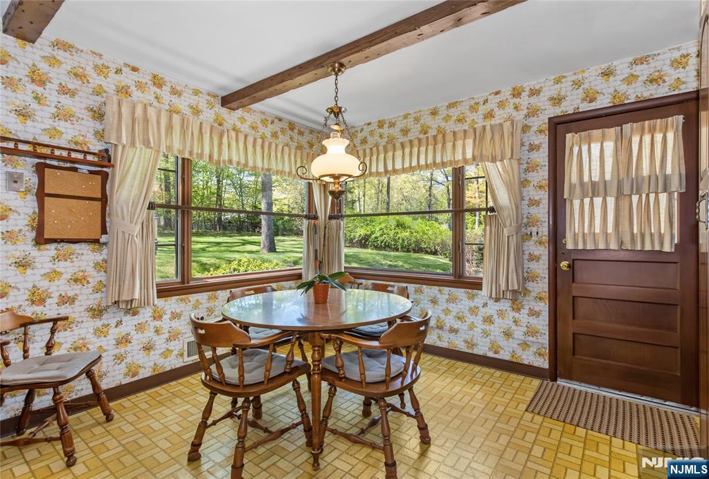 557 Taunton Road Wyckoff, NJ 07481 - Photo 9 of 45