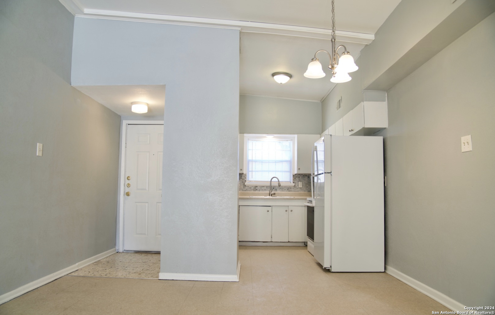 211 Westoak Road San Antonio, TX 78227 - Photo 2 of 14