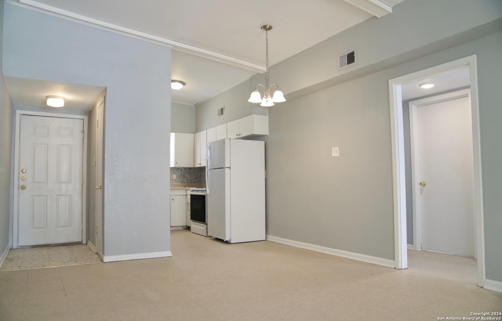 211 Westoak Road San Antonio, TX 78227 - Photo 4 of 14