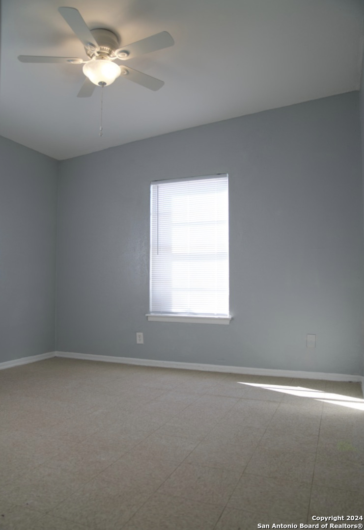 211 Westoak Road San Antonio, TX 78227 - Photo 7 of 14