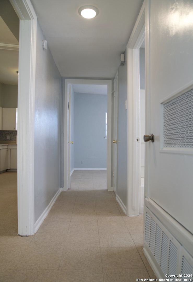 211 Westoak Road San Antonio, TX 78227 - Photo 8 of 14