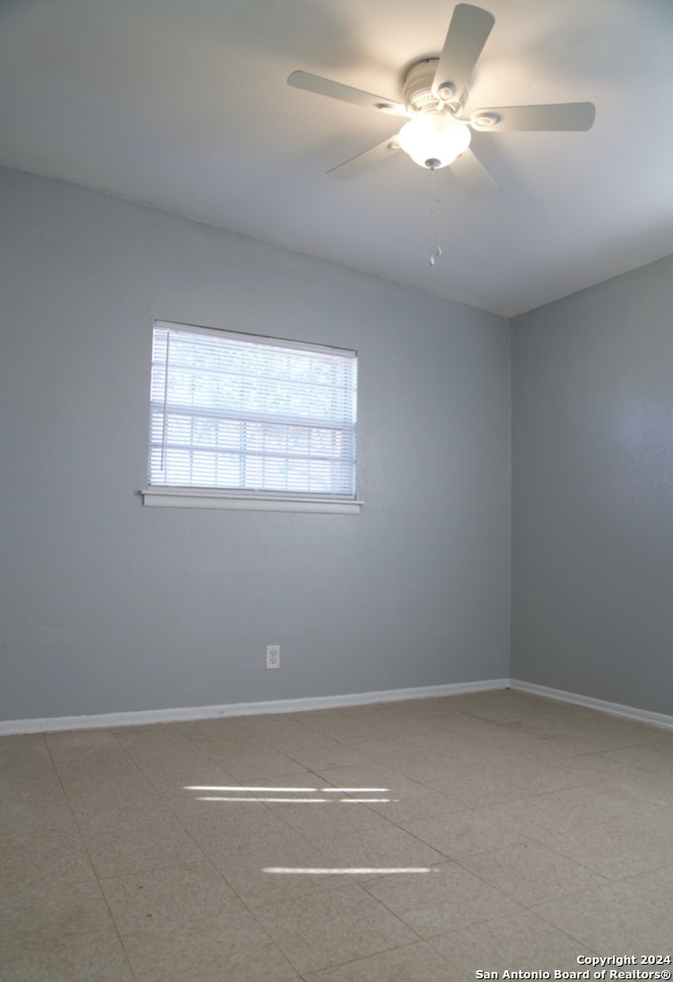 211 Westoak Road San Antonio, TX 78227 - Photo 9 of 14