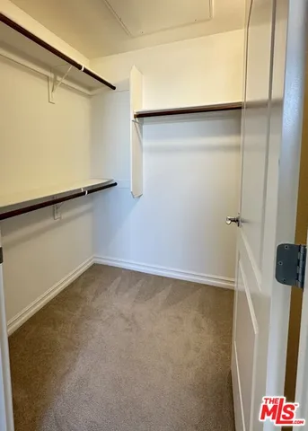 a close up view of a washer and dryer