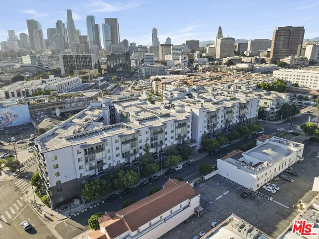 a picture of city view