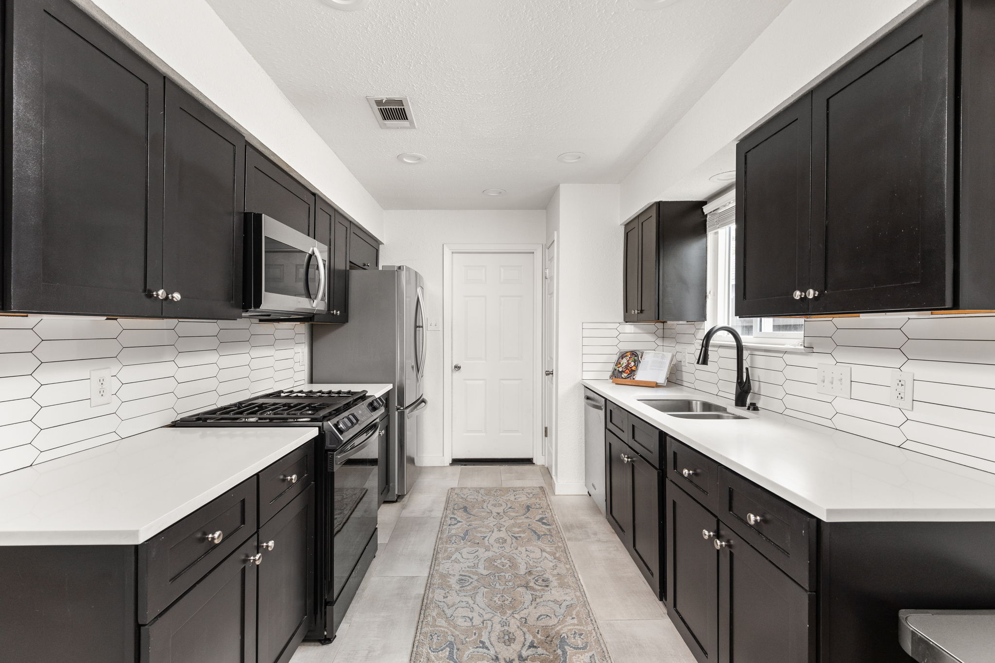 8000 Treehouse Lane Austin, TX 78749 - Photo 7 of 22