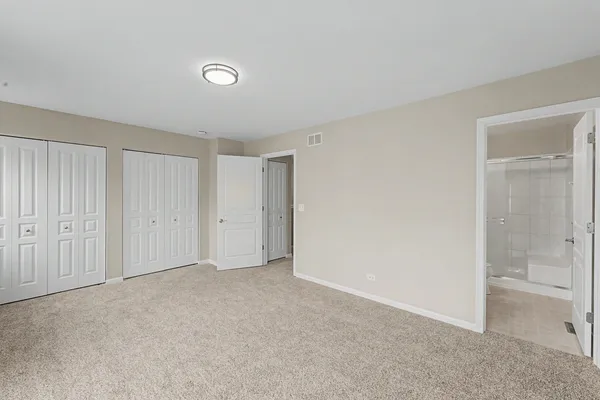 $2,400 | 534 Richard Brown Boulevard, Volo, IL 60073