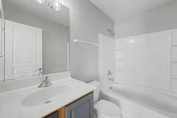 $2,400 | 534 Richard Brown Boulevard, Volo, IL 60073