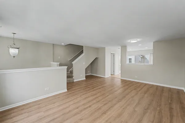 $2,400 | 534 Richard Brown Boulevard, Volo, IL 60073