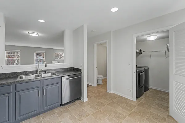 $2,400 | 534 Richard Brown Boulevard, Volo, IL 60073