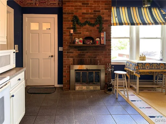 $250,000 | 1401 Utica Street, Whitestown, NY 13424