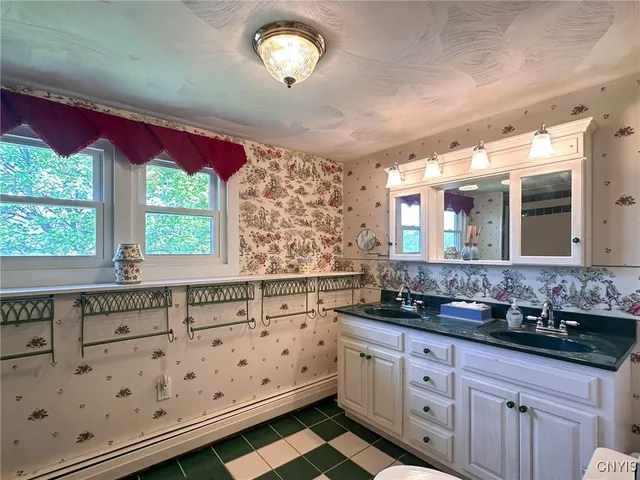 $250,000 | 1401 Utica Street, Whitestown, NY 13424