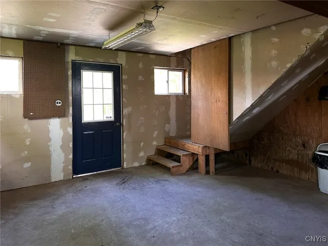 $250,000 | 1401 Utica Street, Whitestown, NY 13424