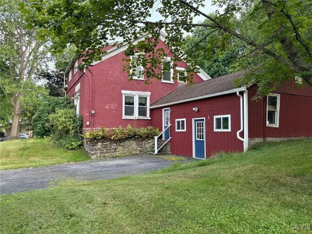 $250,000 | 1401 Utica Street, Whitestown, NY 13424