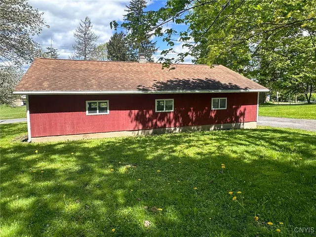 $250,000 | 1401 Utica Street, Whitestown, NY 13424