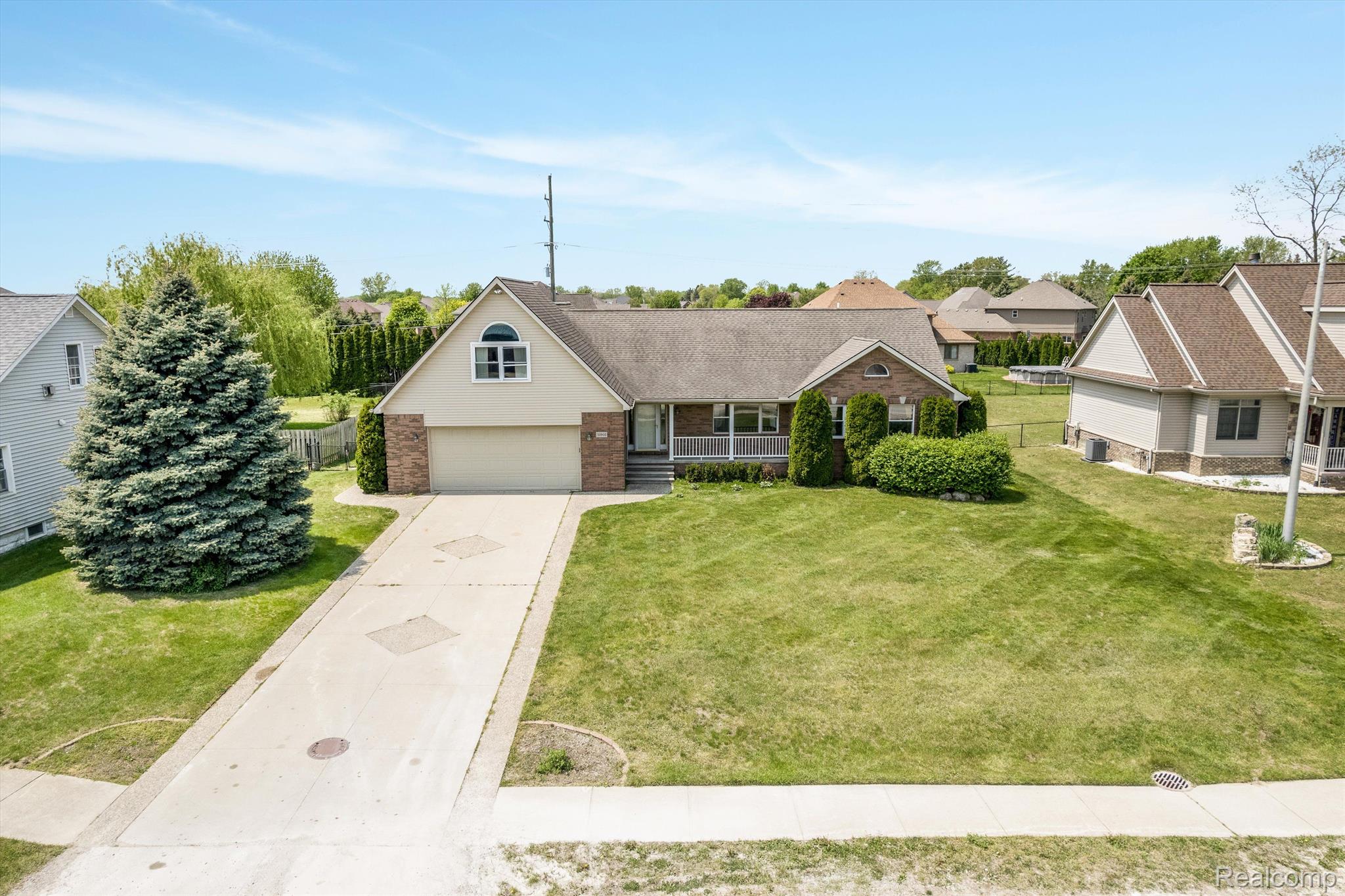 52903 Chesterfield Road New Baltimore, MI 48051 - Photo 5 of 54 Gallery Image 5