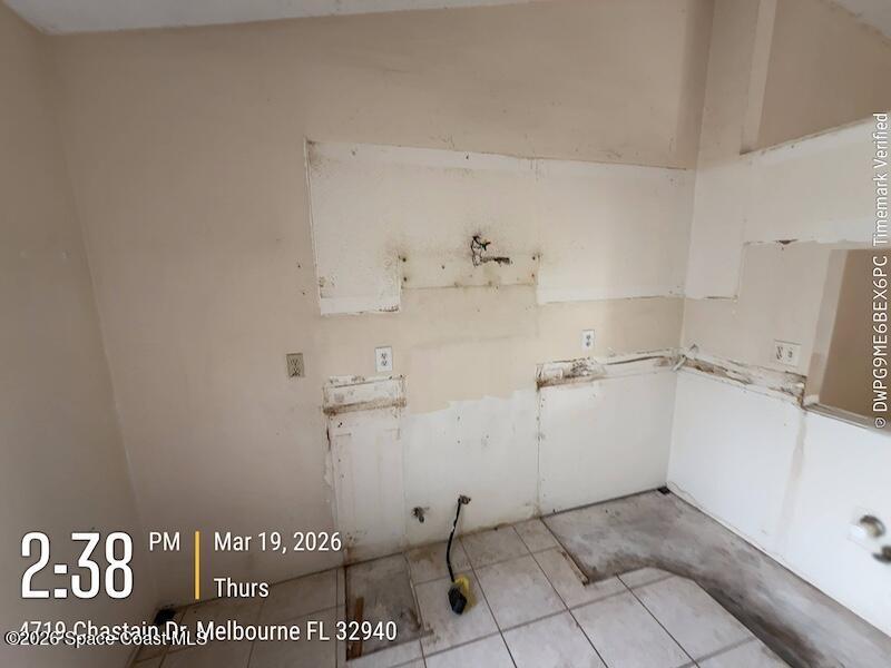 1642 Cardinal Court Melbourne, FL 32935 - Photo 5 of 14 KITCHEN