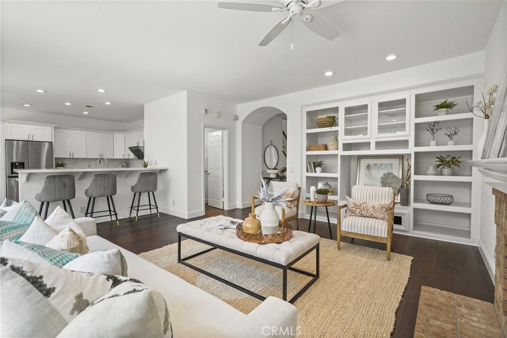 28 Rosenblum Irvine, CA 92602 - Photo 13 of 30 a living room with furniture and a table