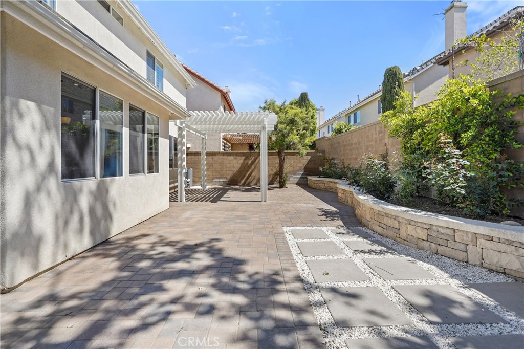 28 Rosenblum Irvine, CA 92602 - Photo 28 of 30 a view of outdoor space and porch
