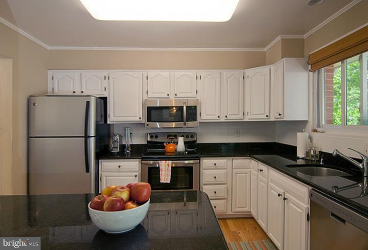 6503 Stoneham Road Bethesda, MD 20817 - Photo 2 of 24 Kitchen with granite tops