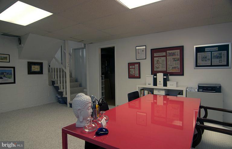 6503 Stoneham Road Bethesda, MD 20817 - Photo 3 of 24 Office/Gym and Laundry Room on LowLev2