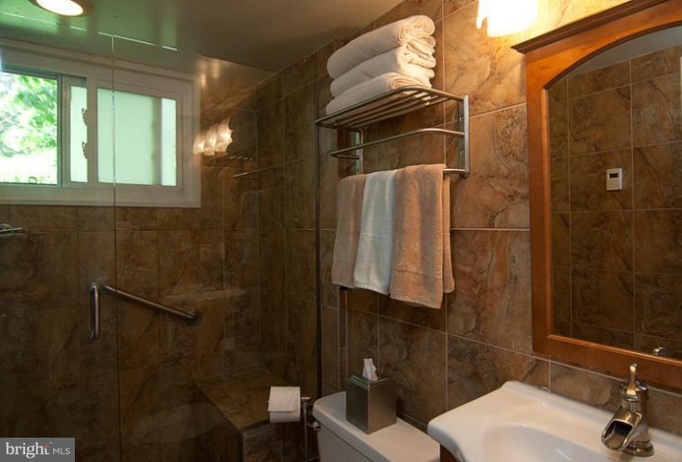 6503 Stoneham Road Bethesda, MD 20817 - Photo 10 of 24 Bath off Family Room