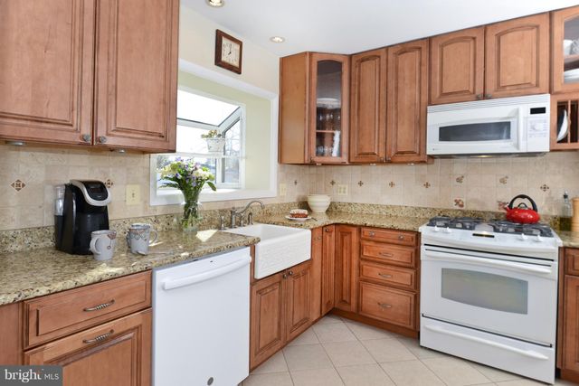 $595,000 | 3163 Patrick Henry Drive, Falls Church, VA 22044