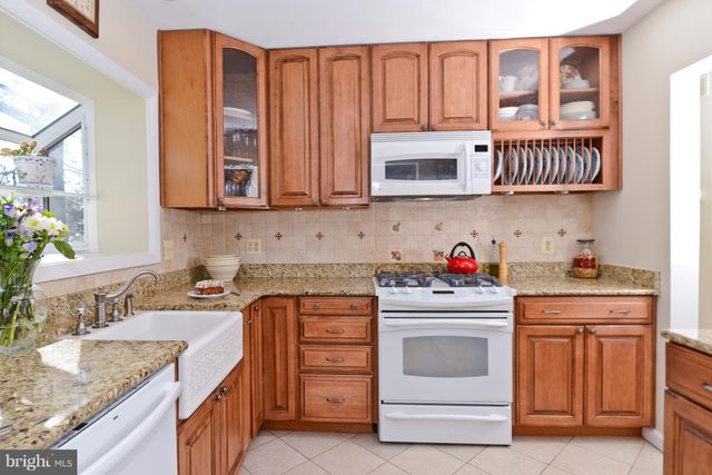 $595,000 | 3163 Patrick Henry Drive, Falls Church, VA 22044