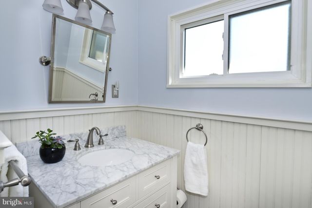 $595,000 | 3163 Patrick Henry Drive, Falls Church, VA 22044