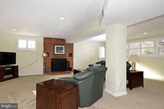 $595,000 | 3163 Patrick Henry Drive, Falls Church, VA 22044