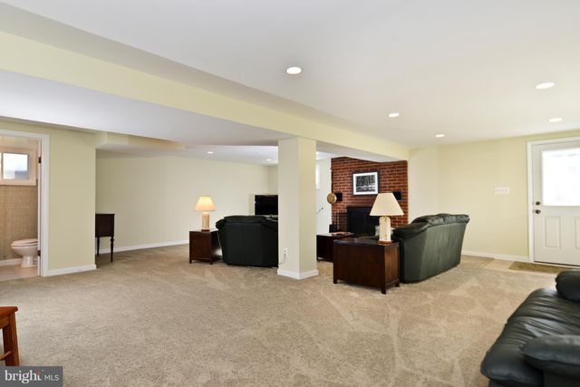 $595,000 | 3163 Patrick Henry Drive, Falls Church, VA 22044