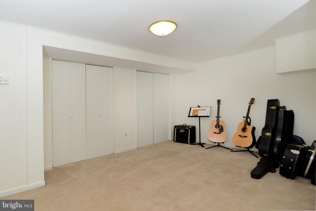 $595,000 | 3163 Patrick Henry Drive, Falls Church, VA 22044