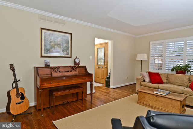 $595,000 | 3163 Patrick Henry Drive, Falls Church, VA 22044