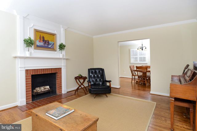 $595,000 | 3163 Patrick Henry Drive, Falls Church, VA 22044