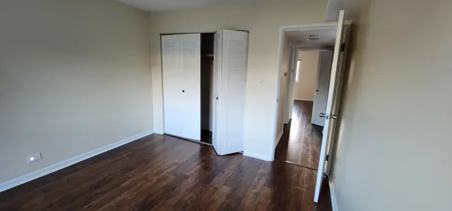 $1,800 | 9461 Bay Colony Drive, Unit 2S, Des Plaines, IL 60016