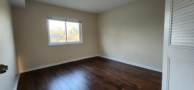 $1,800 | 9461 Bay Colony Drive, Unit 2S, Des Plaines, IL 60016