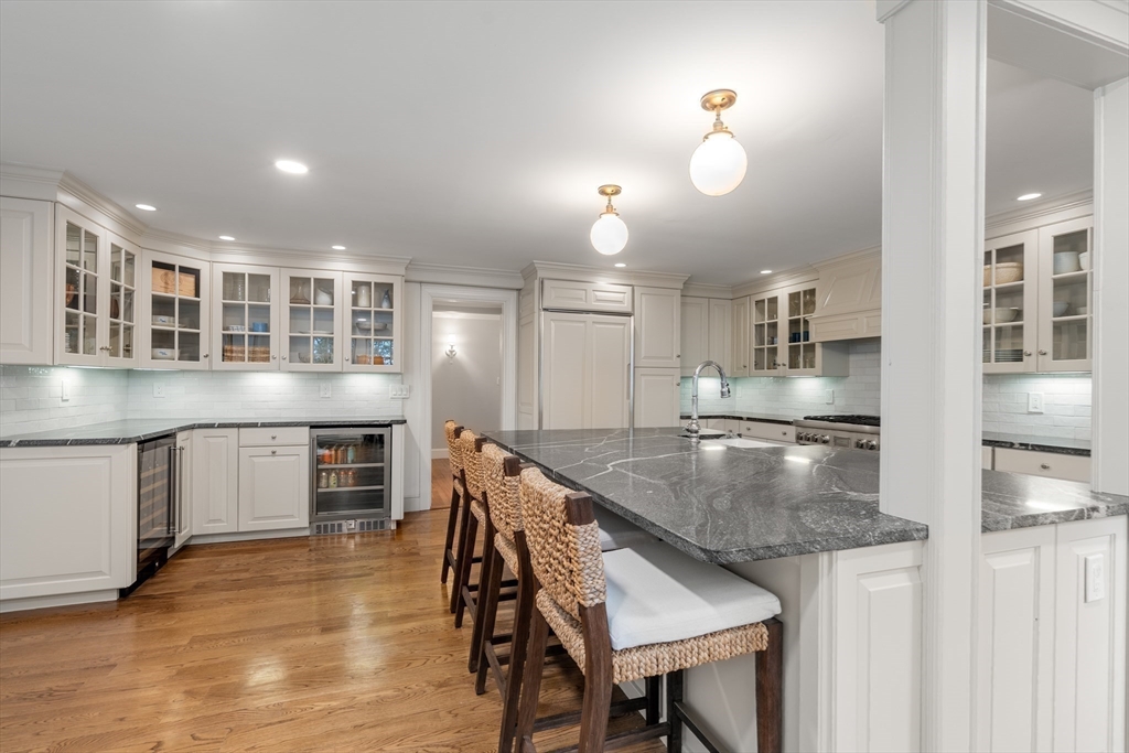 24 Arnold Road Wellesley, MA 02481 - Photo 20 of 41