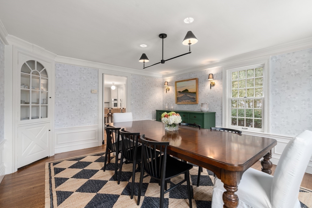 24 Arnold Road Wellesley, MA 02481 - Photo 25 of 41