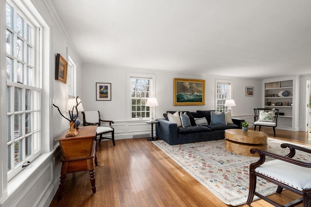 24 Arnold Road Wellesley, MA 02481 - Photo 3 of 41