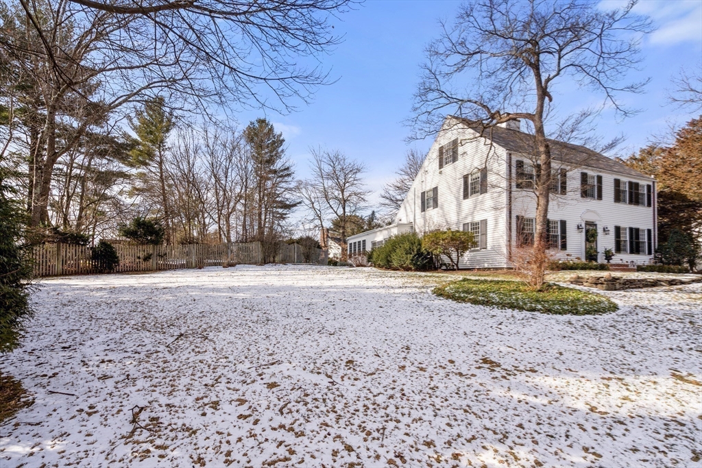 24 Arnold Road Wellesley, MA 02481 - Photo 38 of 41