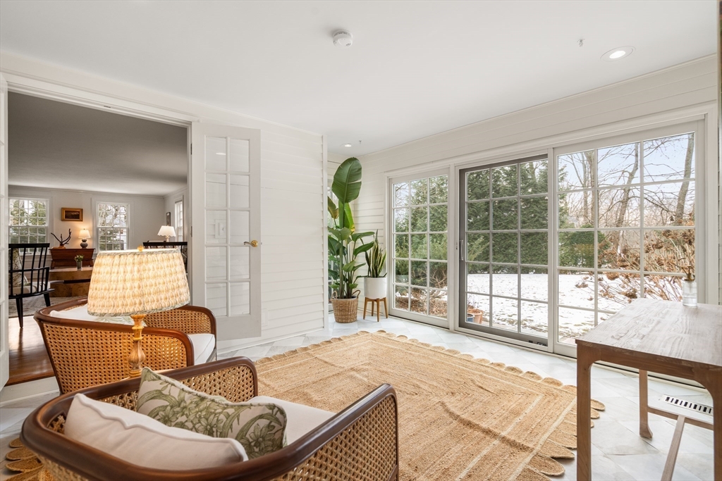 24 Arnold Road Wellesley, MA 02481 - Photo 7 of 41